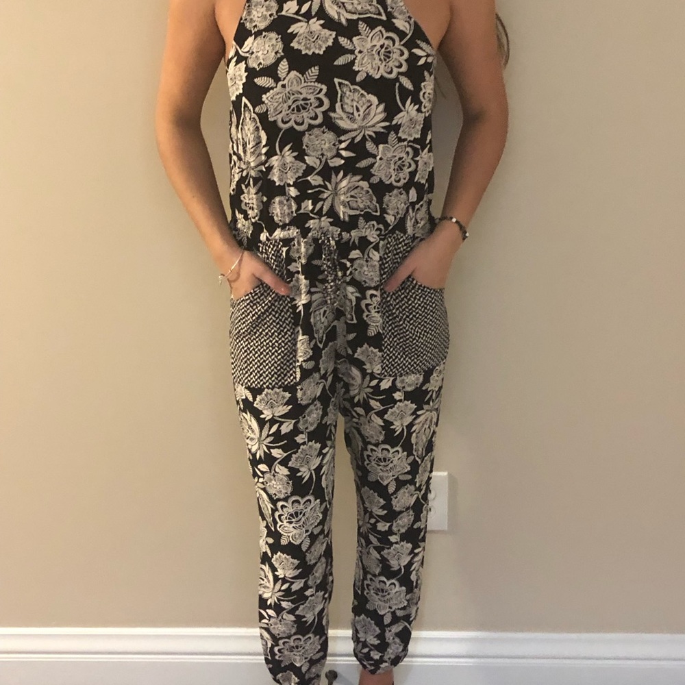 Jumper- tank-top, long-pants.